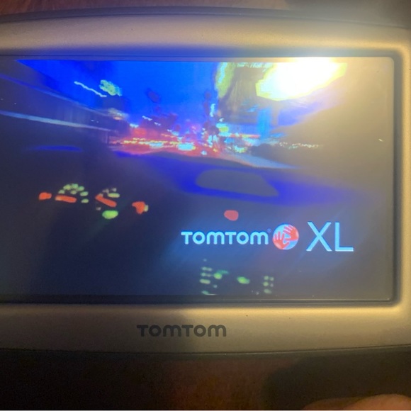 Tom Tom Car Audio, Video & GPS XL - Picture 2 of 6